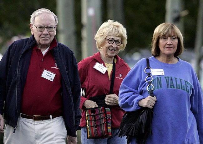 Mối Quan Hệ Thân Thiết Với Astrid Buffett